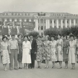 Защита диплома Джамбульский Гидромелиоративно-строительный институт Лейла слева - пятая 1981 г.
